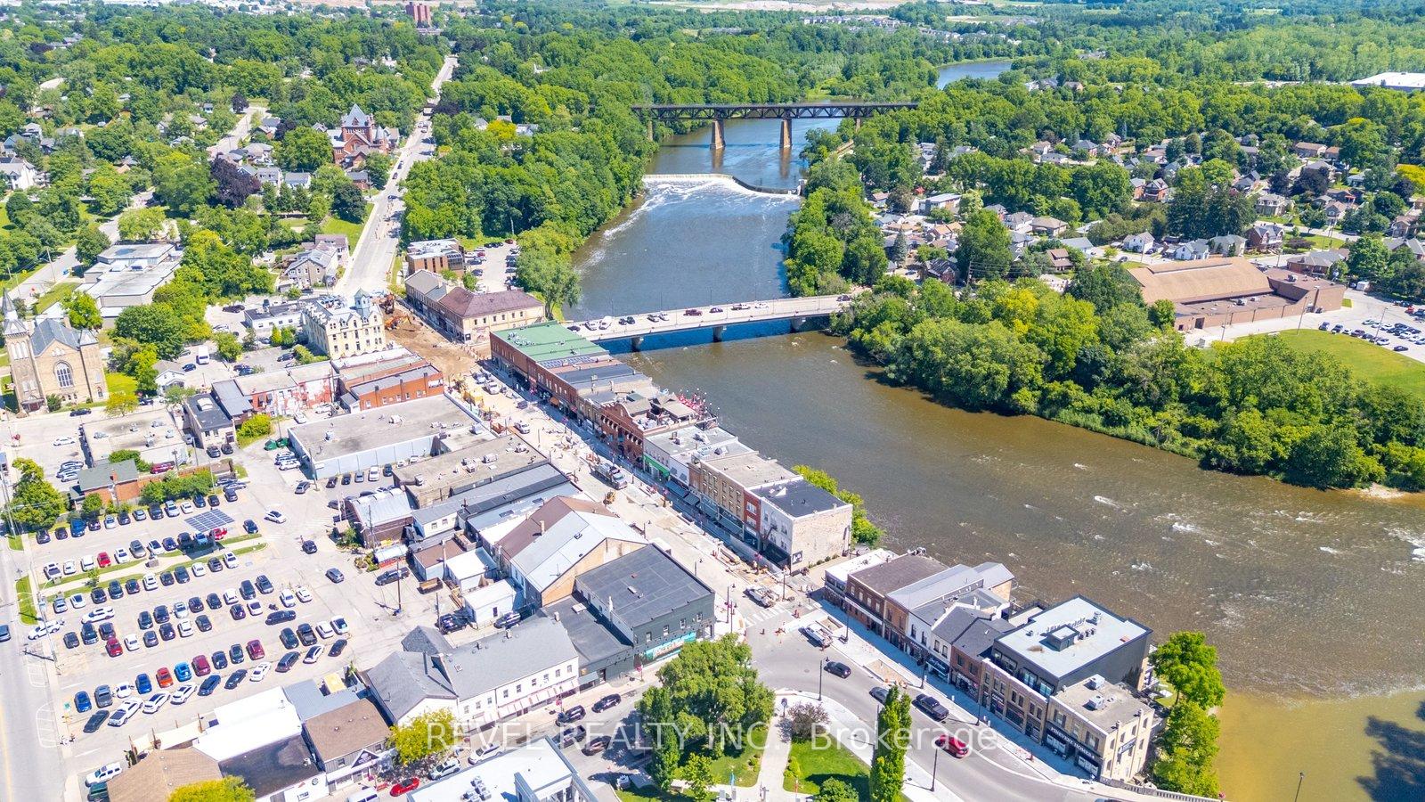 Photo 40 of 73 Grand River Street S, Brant, Paris — HOMEH