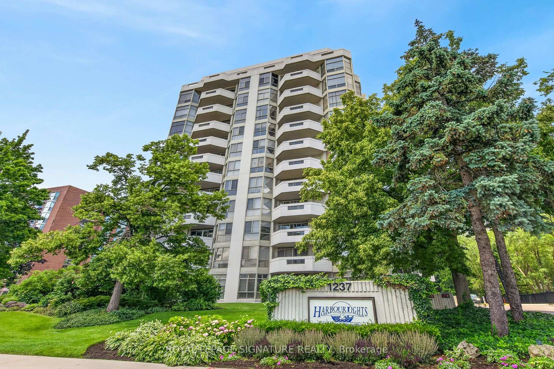 Photo 1 of Unit 405, 1237 North Shore Boulevard E, Burlington, Brant — HOMEH