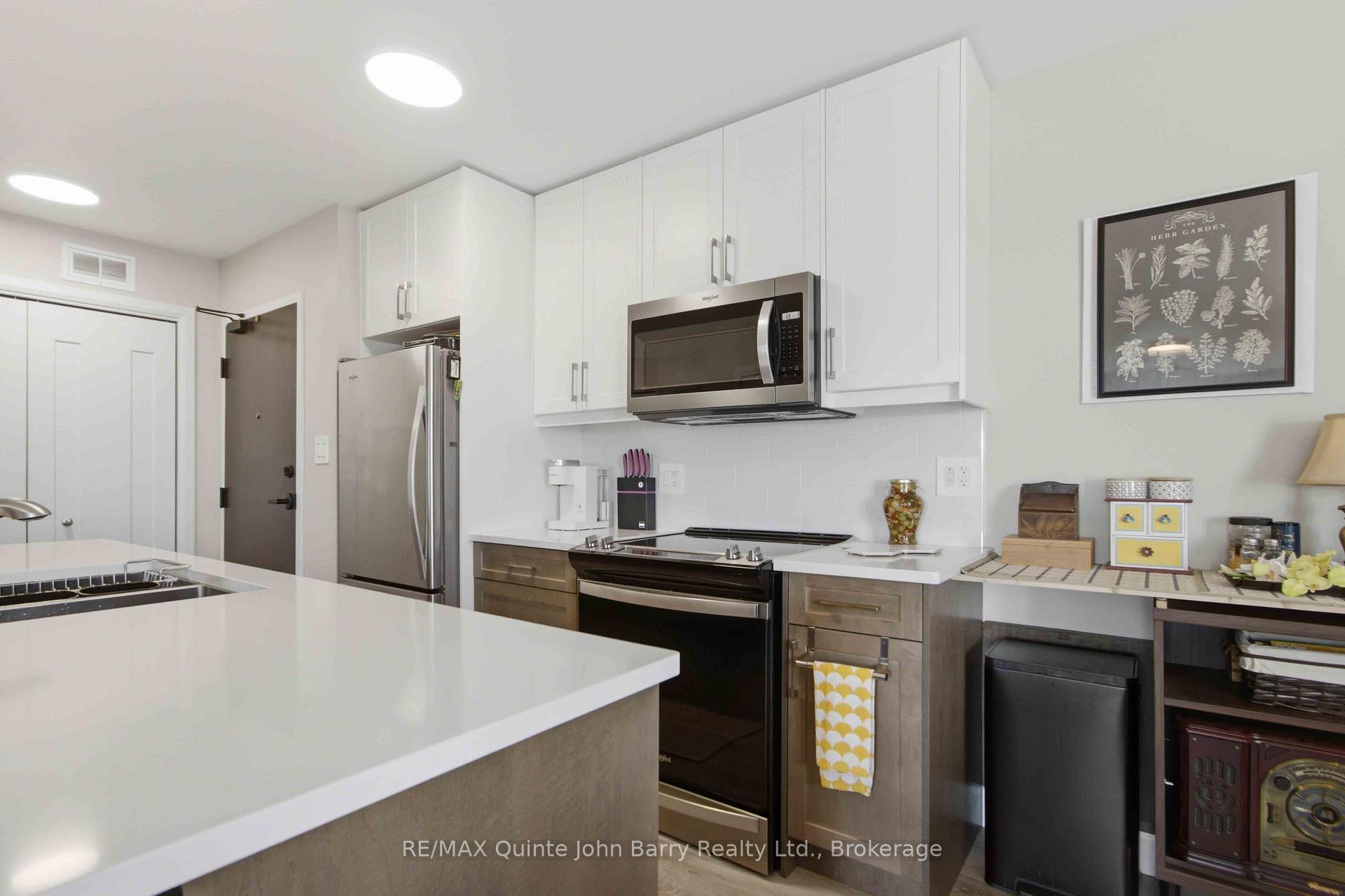 Photo 4 of 302-20 Hillside Meadow Drive, Quinte West, Murray Ward — HOMEH