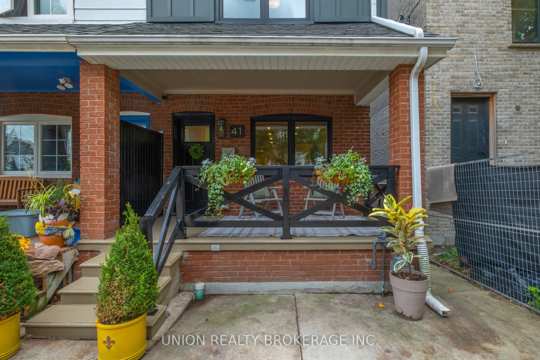 Photo 2 of 41 Turnberry Avenue, Toronto, Weston-Pellam Park — HOMEH