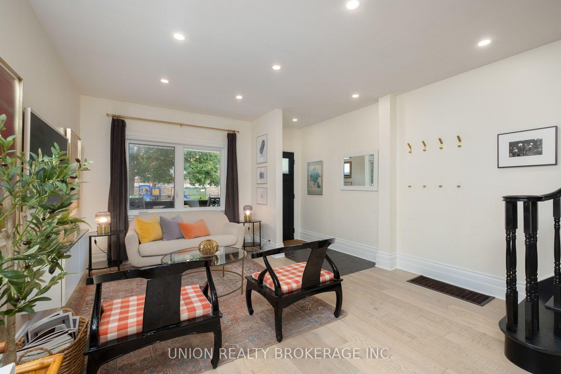 Photo 5 of 41 Turnberry Avenue, Toronto, Weston-Pellam Park — HOMEH