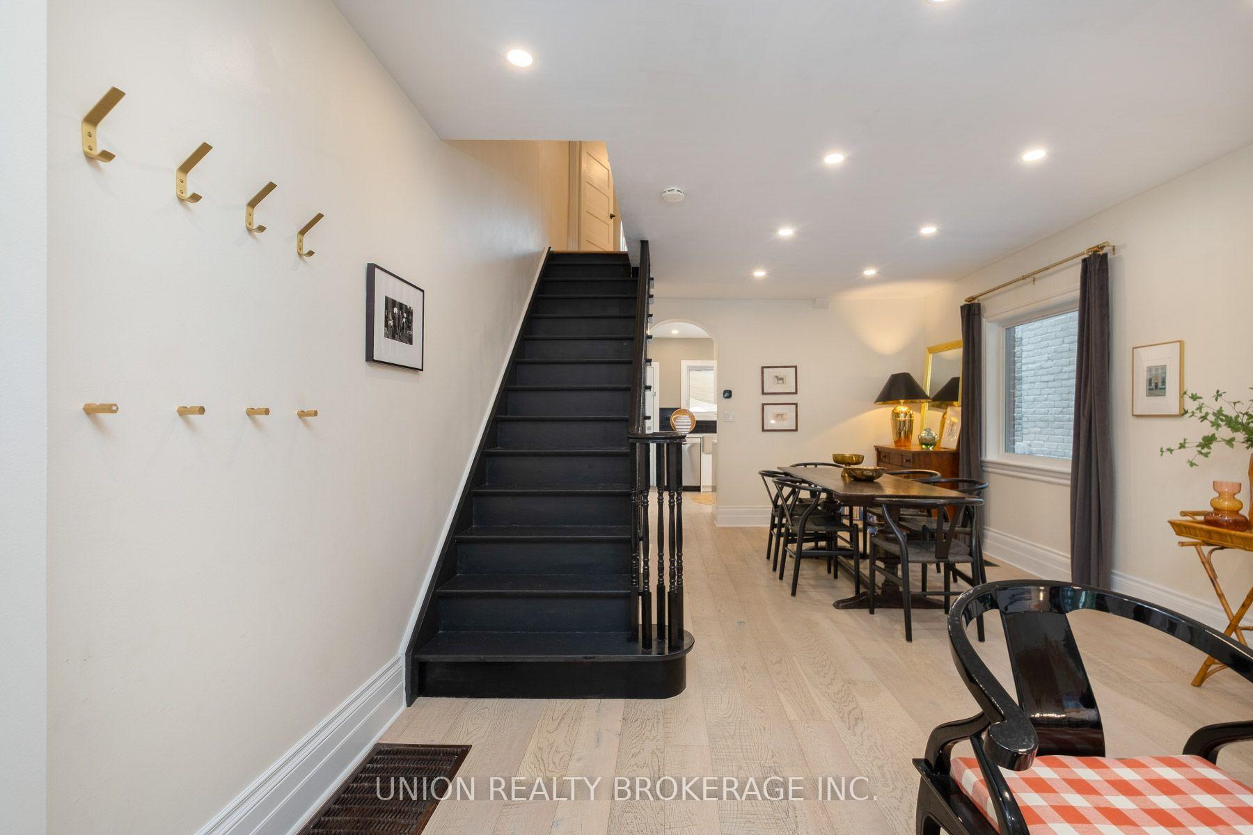 Photo 11 of 41 Turnberry Avenue, Toronto, Weston-Pellam Park — HOMEH