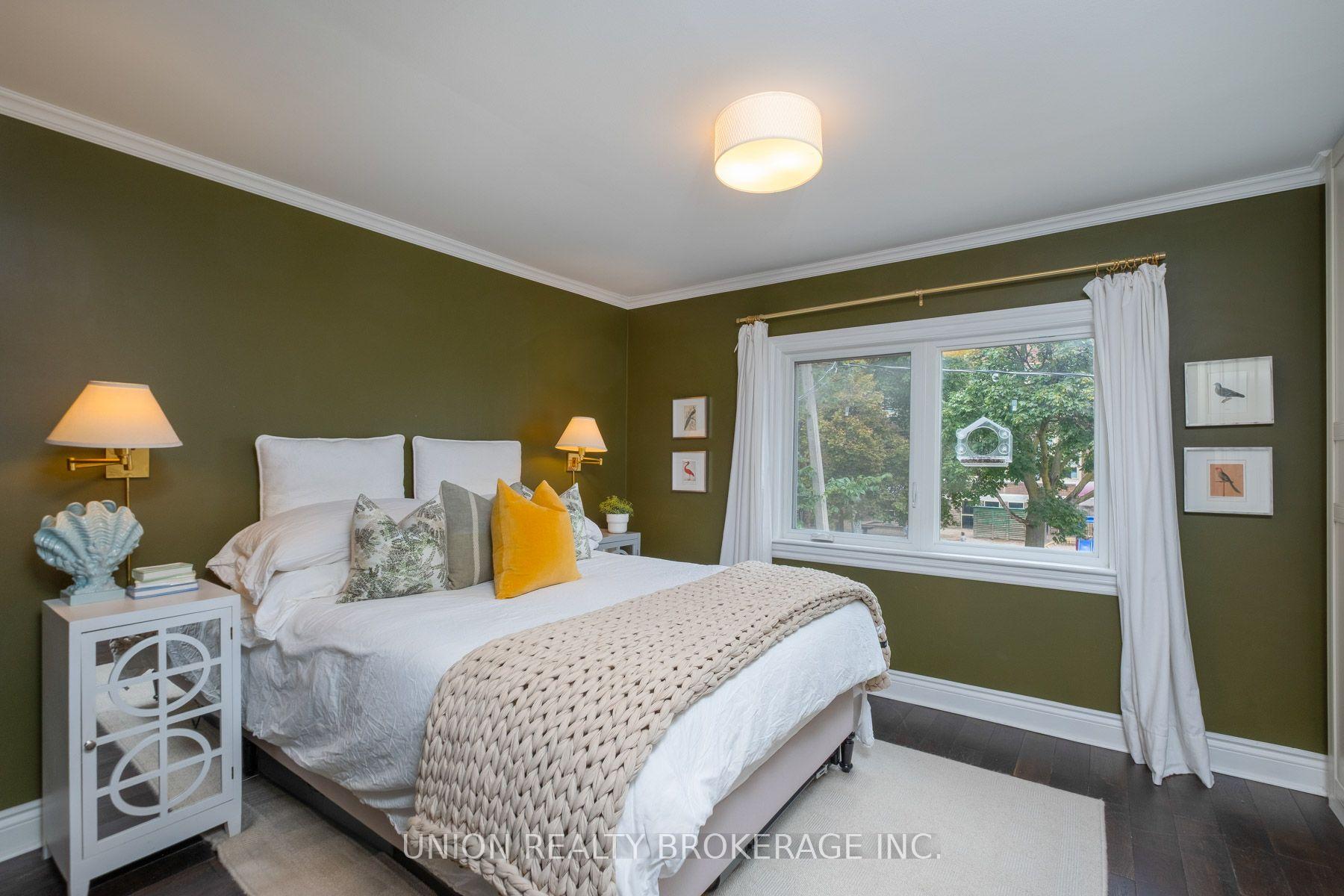 Photo 12 of 41 Turnberry Avenue, Toronto, Weston-Pellam Park — HOMEH