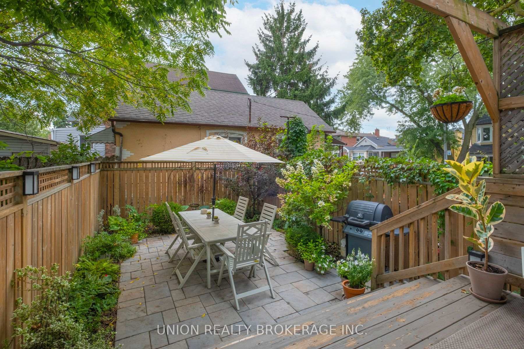 Photo 24 of 41 Turnberry Avenue, Toronto, Weston-Pellam Park — HOMEH