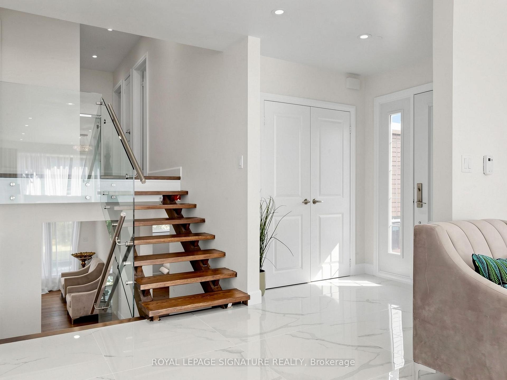 Photo 13 of 31 Tollerton Avenue, North York, Bayview Woods-Steeles — HOMEH