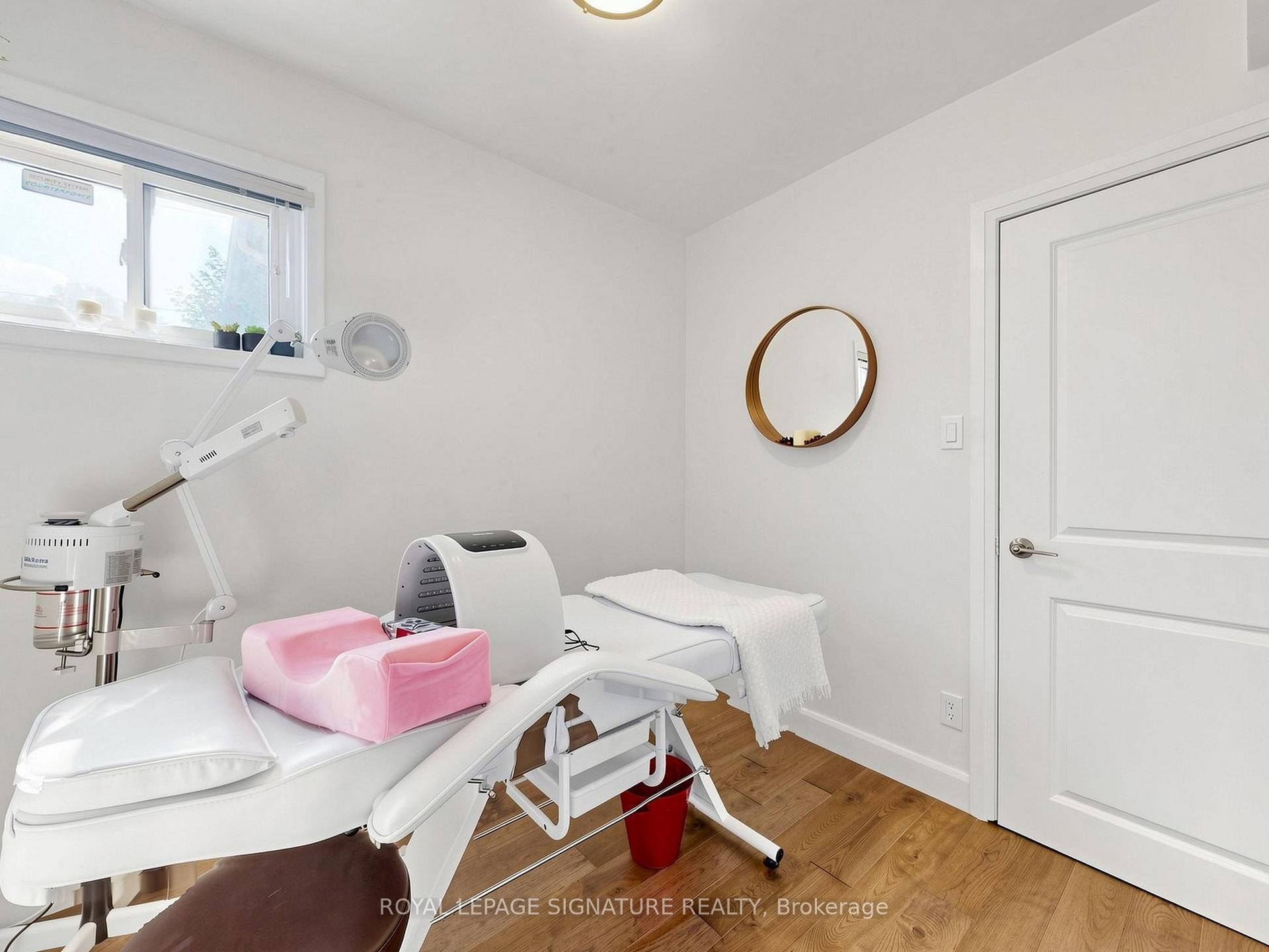 Photo 32 of 31 Tollerton Avenue, North York, Bayview Woods-Steeles — HOMEH