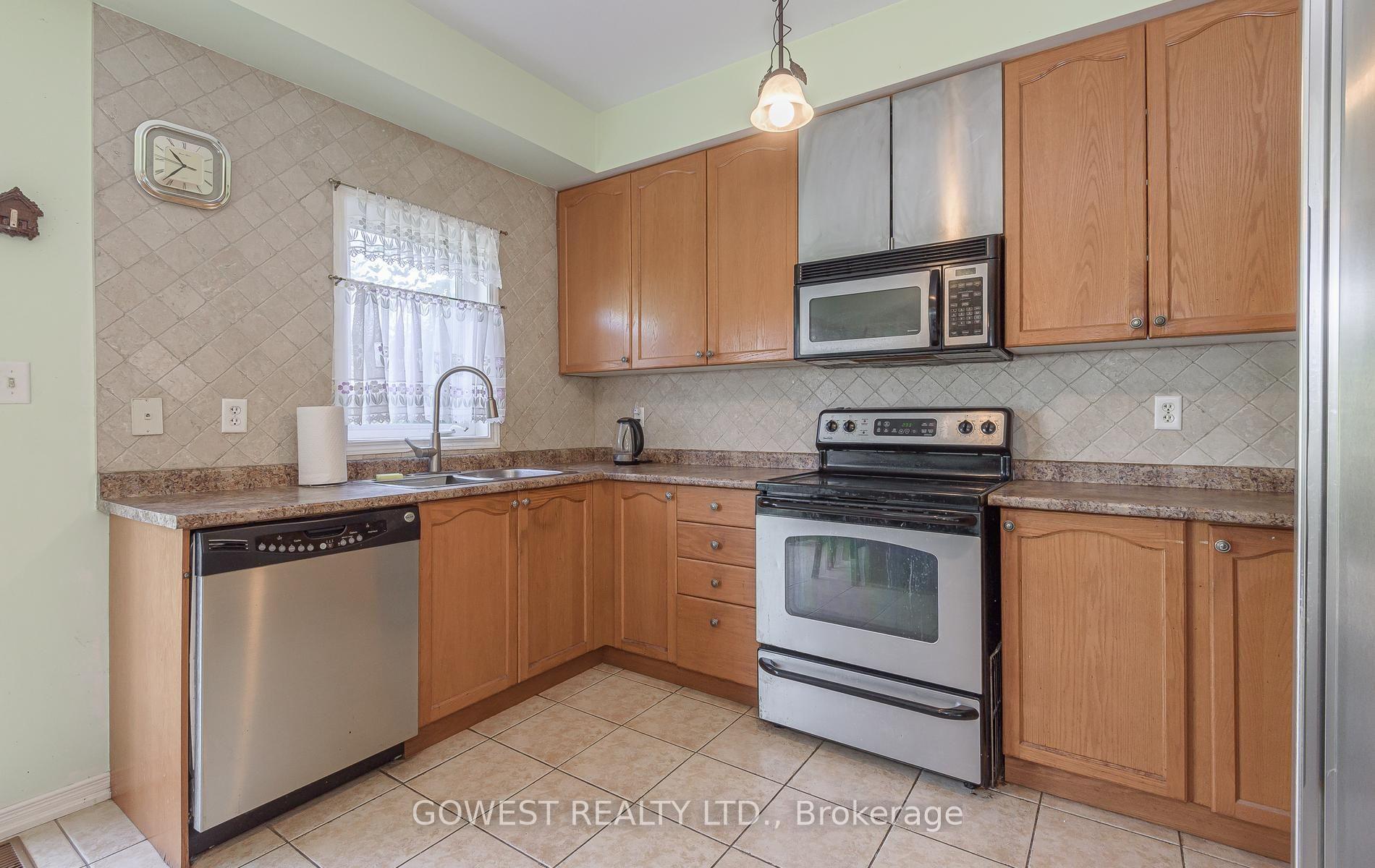 Photo 8 of 3045 Ferguson Drive, Burlington, Alton — HOMEH