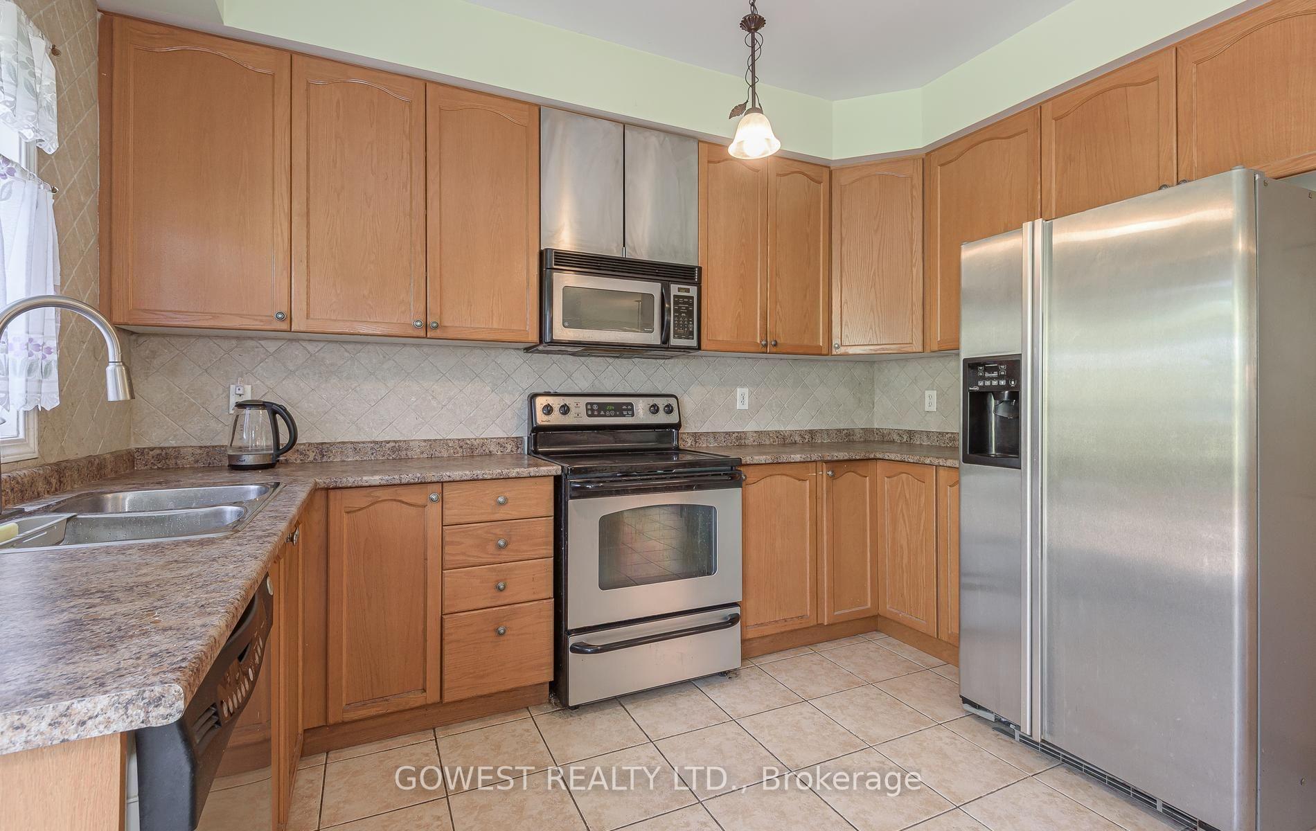 Photo 9 of 3045 Ferguson Drive, Burlington, Alton — HOMEH