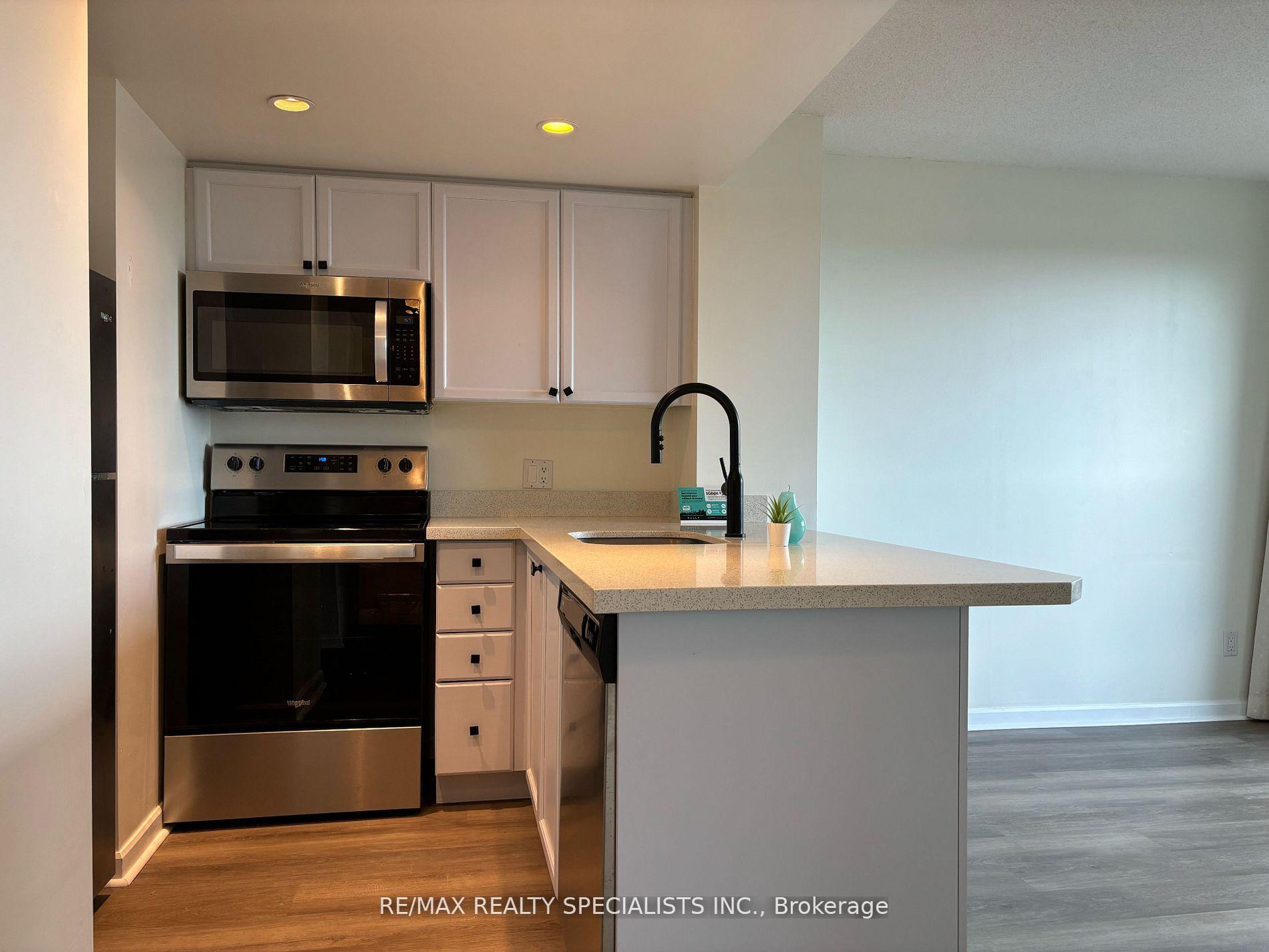 Photo 1 of Unit 2203, 8 Park Road, Toronto, Rosedale-Moore Park — HOMEH