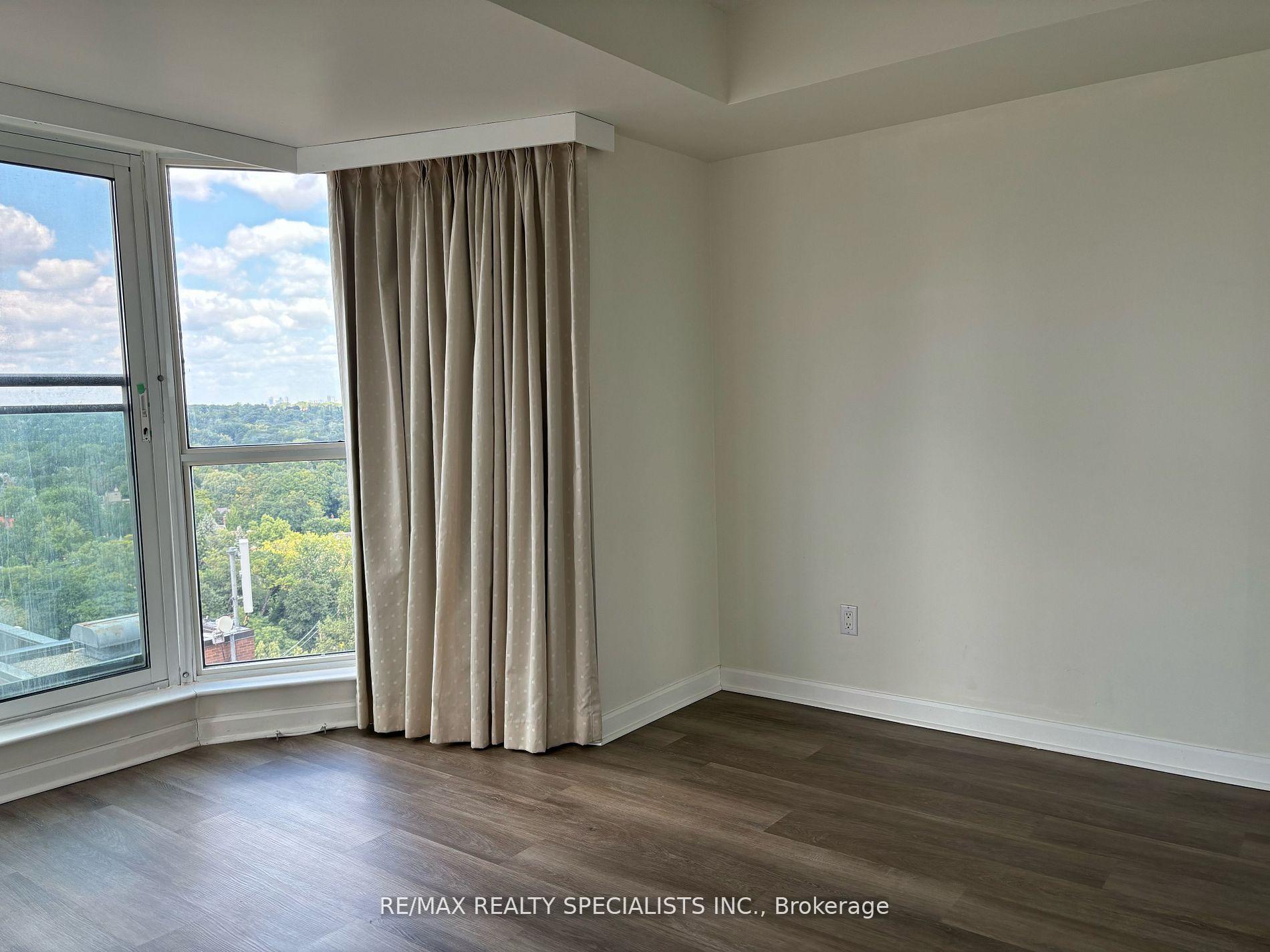 Photo 8 of Unit 2203, 8 Park Road, Toronto, Rosedale-Moore Park — HOMEH