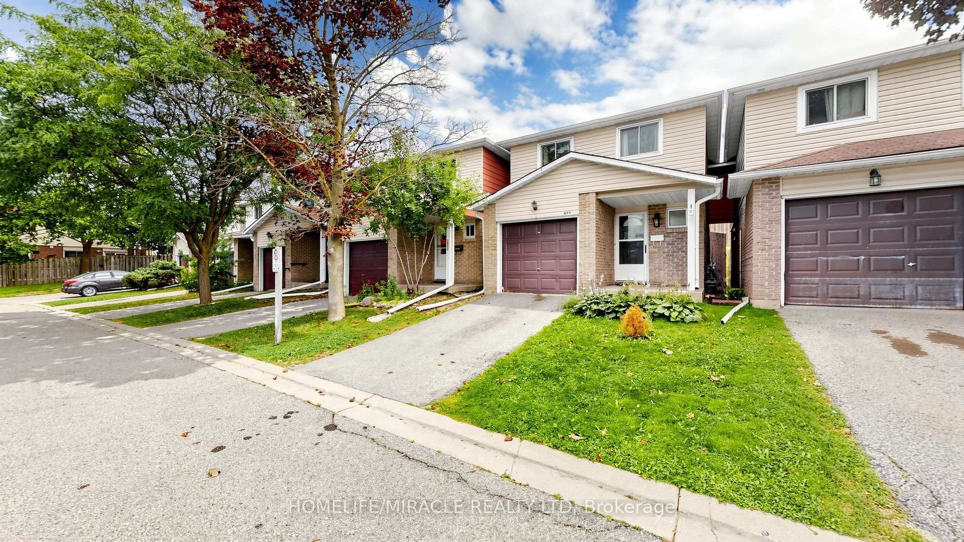 Photo 1 of Unit B, 304 Bluevale Street, Waterloo, Lincoln Heights — HOMEH