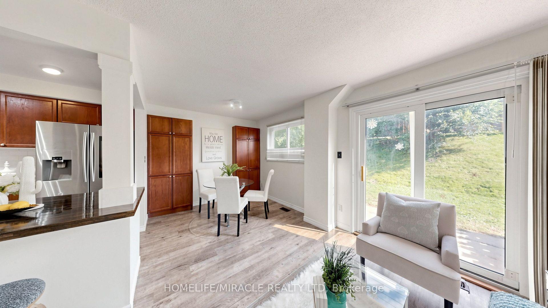 Photo 7 of Unit B, 304 Bluevale Street, Waterloo, Lincoln Heights — HOMEH