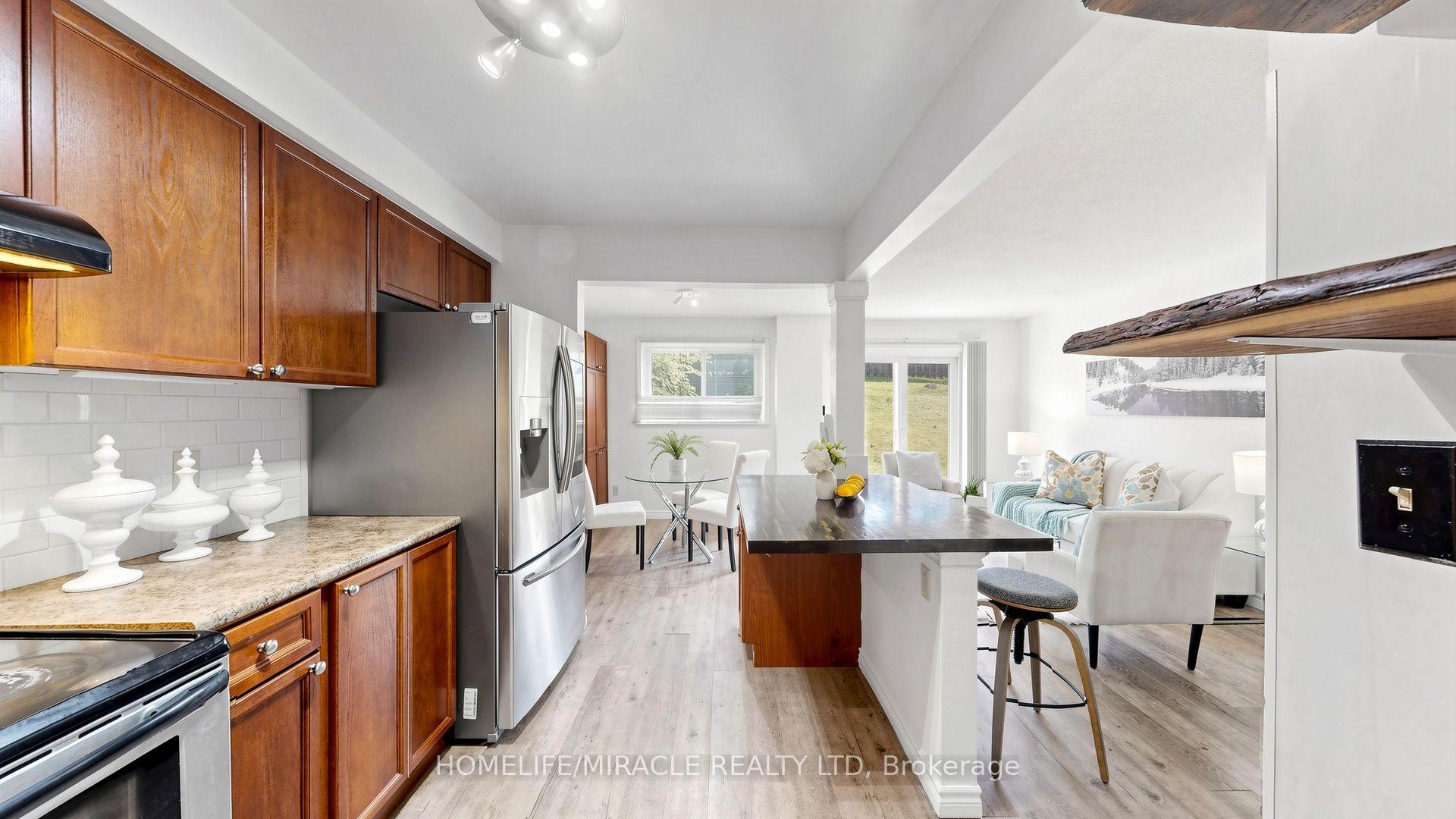 Photo 11 of Unit B, 304 Bluevale Street, Waterloo, Lincoln Heights — HOMEH