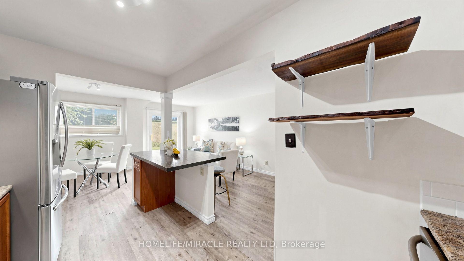 Photo 12 of Unit B, 304 Bluevale Street, Waterloo, Lincoln Heights — HOMEH