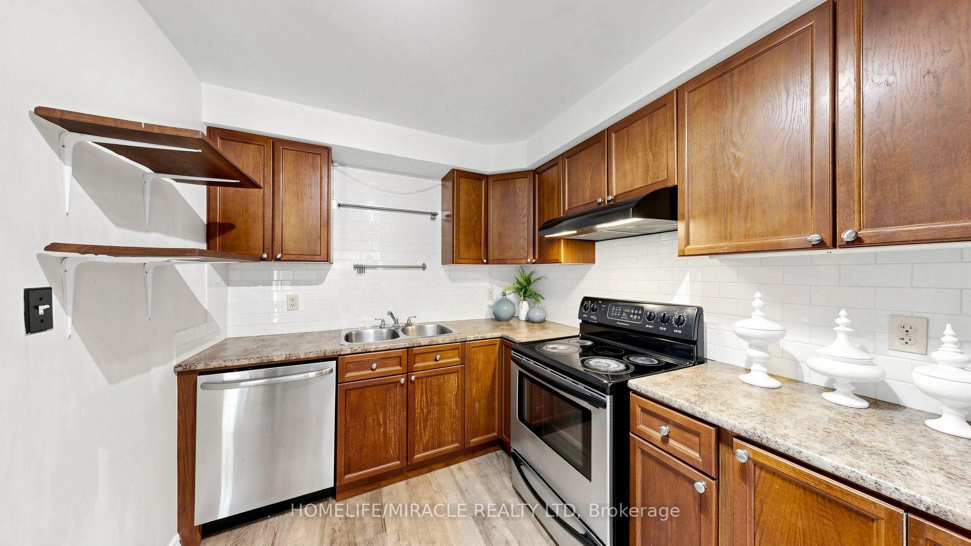 Photo 15 of Unit B, 304 Bluevale Street, Waterloo, Lincoln Heights — HOMEH
