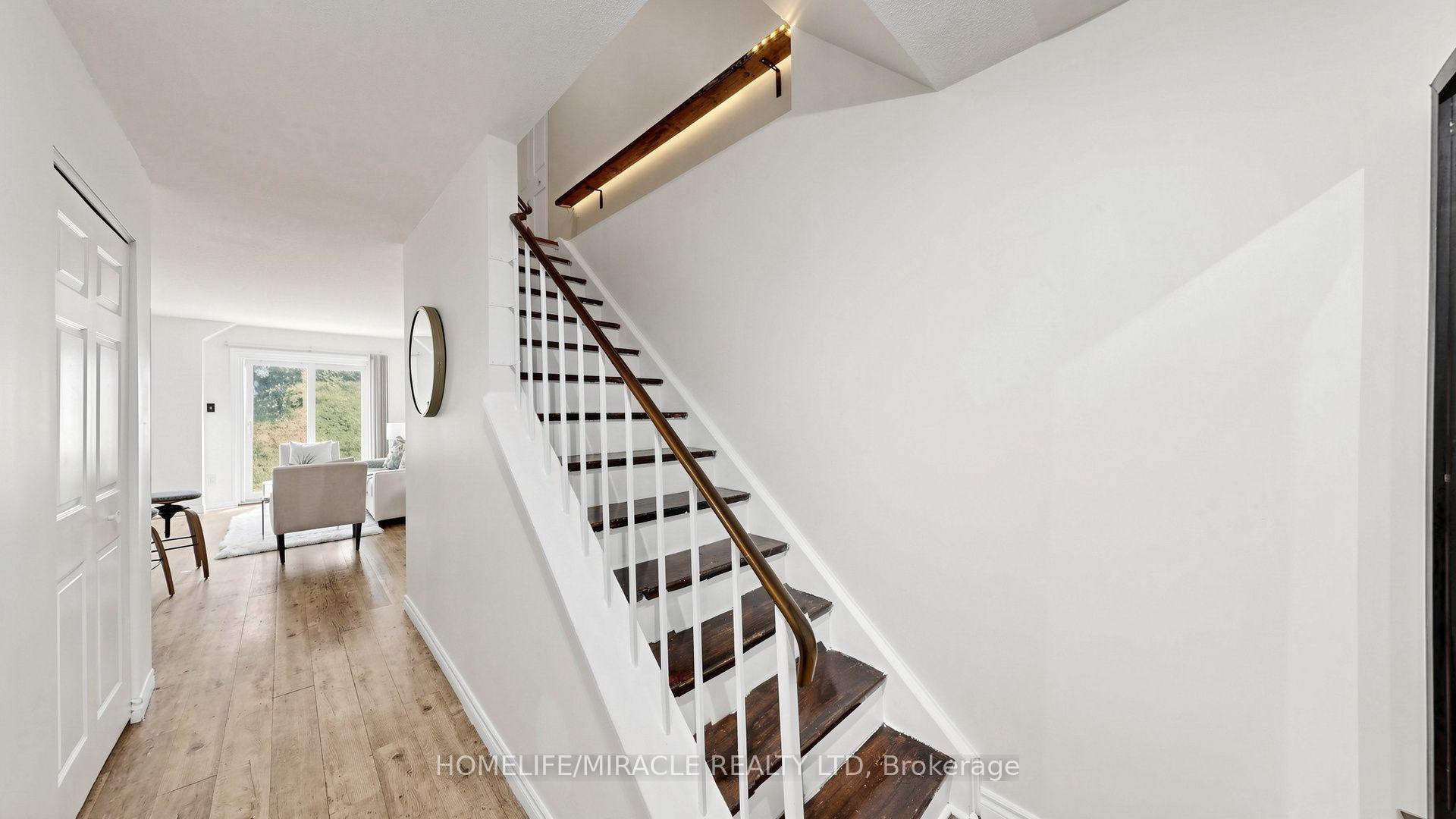 Photo 21 of Unit B, 304 Bluevale Street, Waterloo, Lincoln Heights — HOMEH