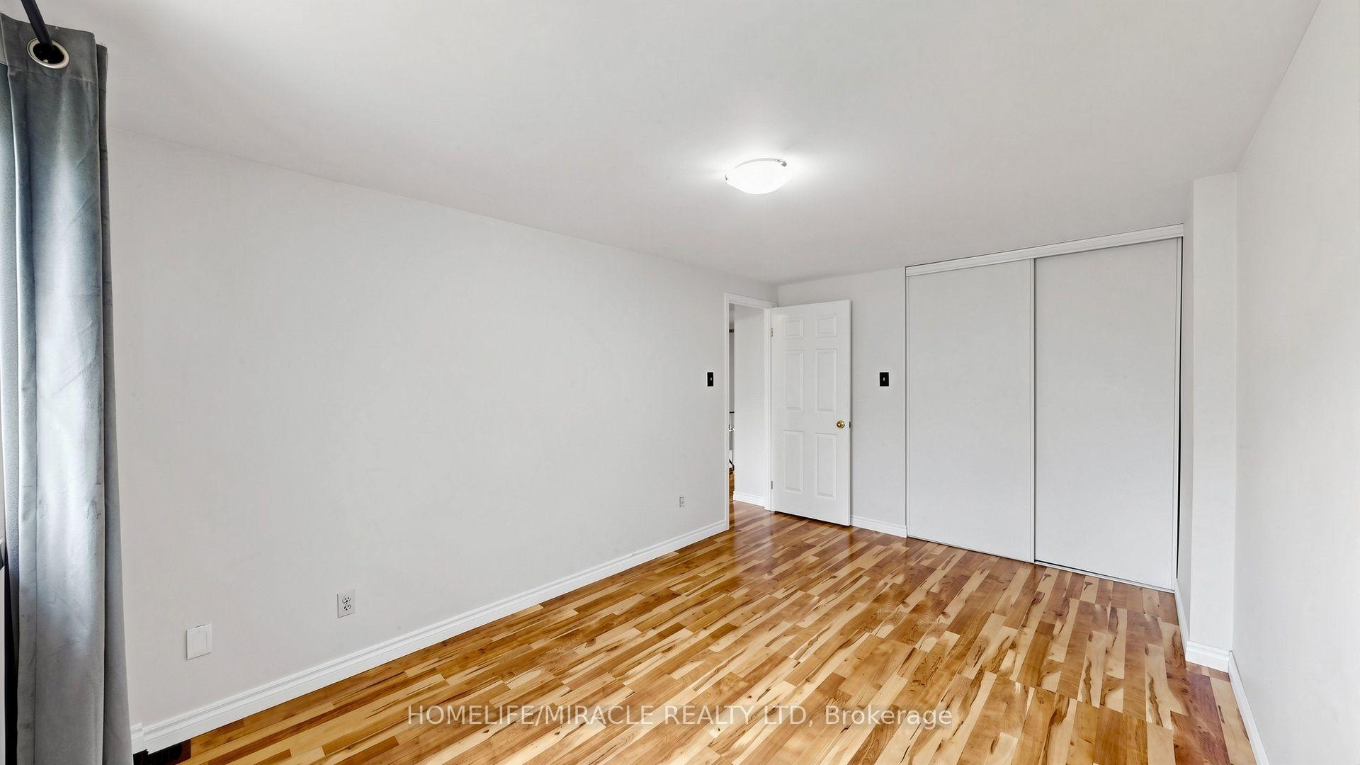 Photo 28 of Unit B, 304 Bluevale Street, Waterloo, Lincoln Heights — HOMEH