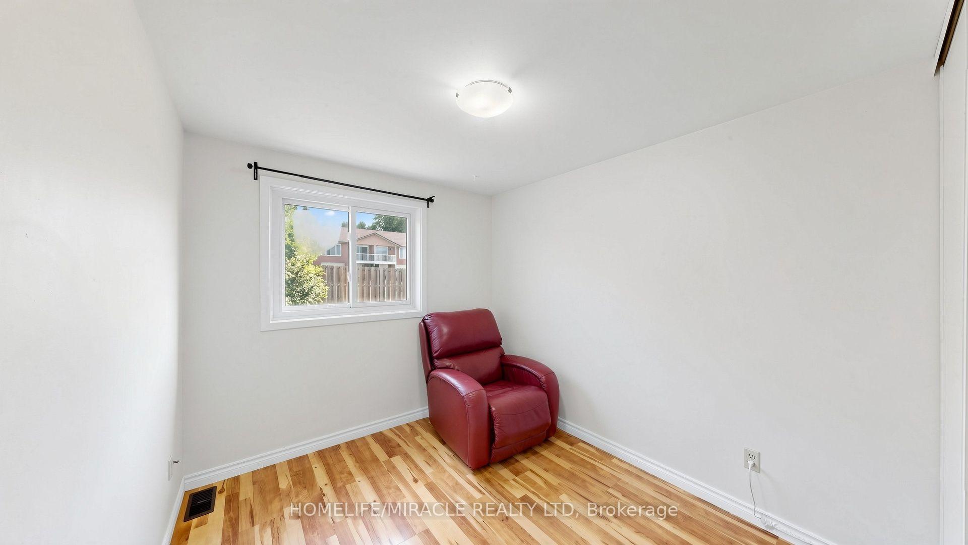Photo 29 of Unit B, 304 Bluevale Street, Waterloo, Lincoln Heights — HOMEH