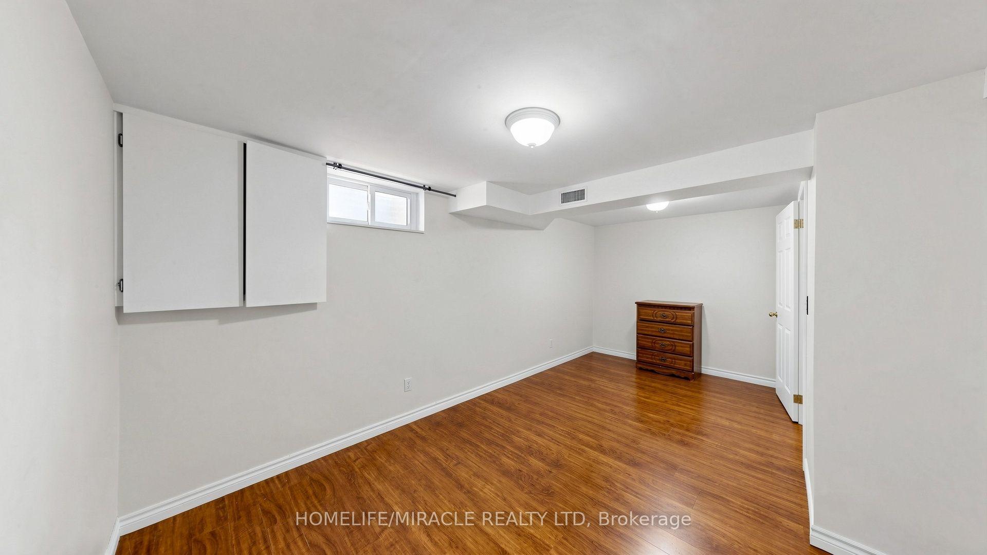 Photo 34 of Unit B, 304 Bluevale Street, Waterloo, Lincoln Heights — HOMEH