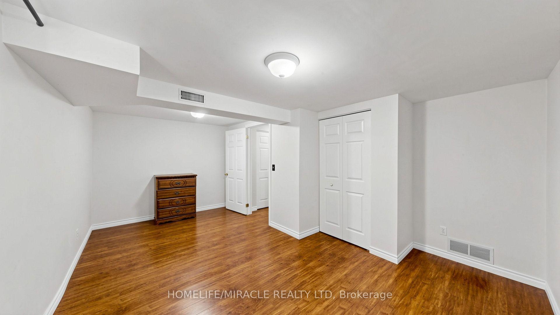Photo 35 of Unit B, 304 Bluevale Street, Waterloo, Lincoln Heights — HOMEH