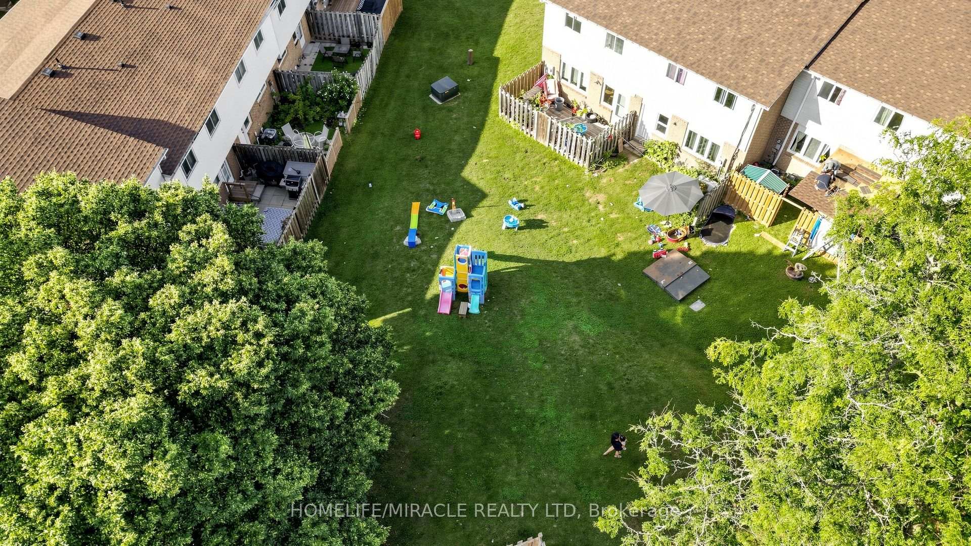 Photo 46 of Unit B, 304 Bluevale Street, Waterloo, Lincoln Heights — HOMEH