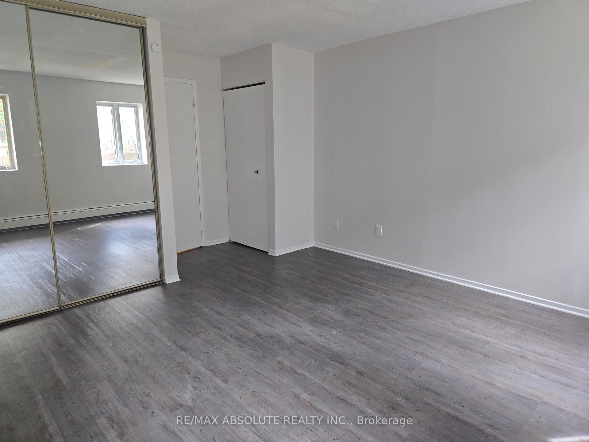 Photo 14 of 10 Crispin Private, Ottawa, Manor Park — HOMEH