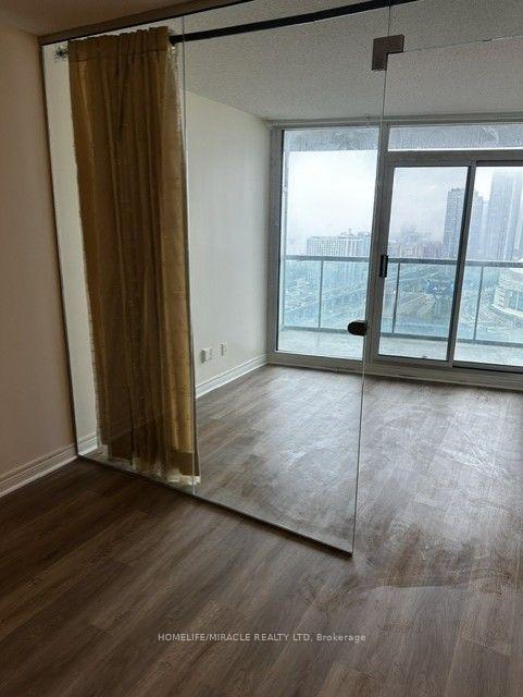 Photo 5 of Unit 3212, 30 Grand Trunk Crescent, Toronto, Waterfront Communities — HOMEH