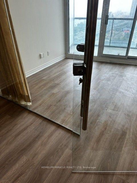 Photo 7 of Unit 3212, 30 Grand Trunk Crescent, Toronto, Waterfront Communities — HOMEH