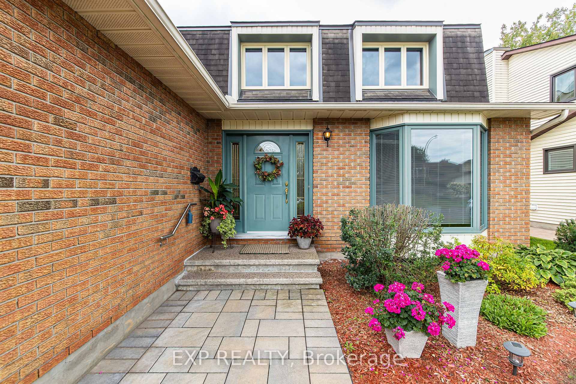 Photo 2 of 1166 Bordeau Grove, Ottawa, Convent Glen — HOMEH