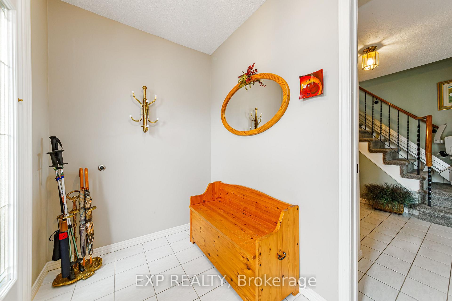 Photo 4 of 1166 Bordeau Grove, Ottawa, Convent Glen — HOMEH
