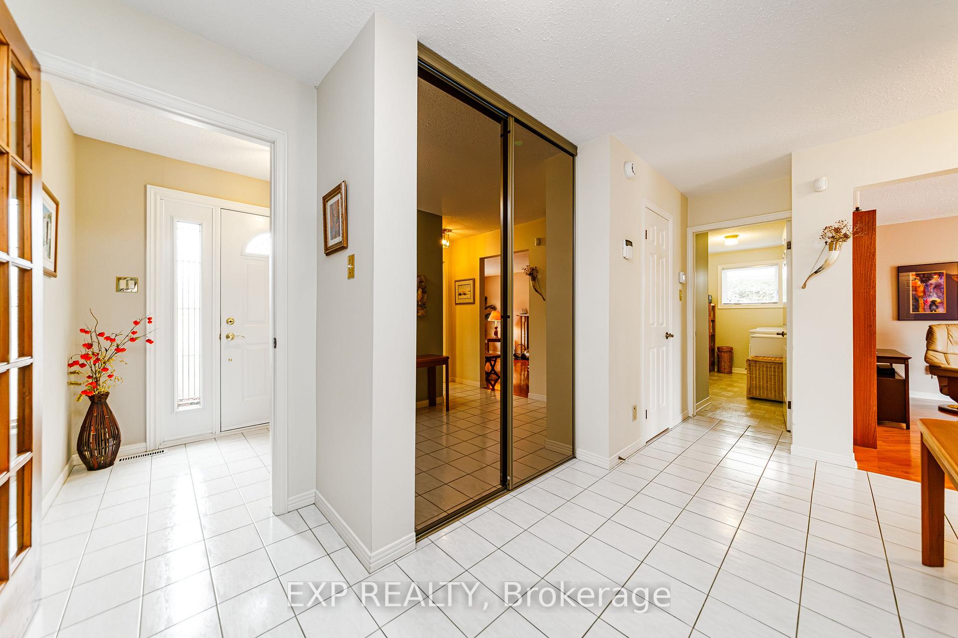 Photo 7 of 1166 Bordeau Grove, Ottawa, Convent Glen — HOMEH
