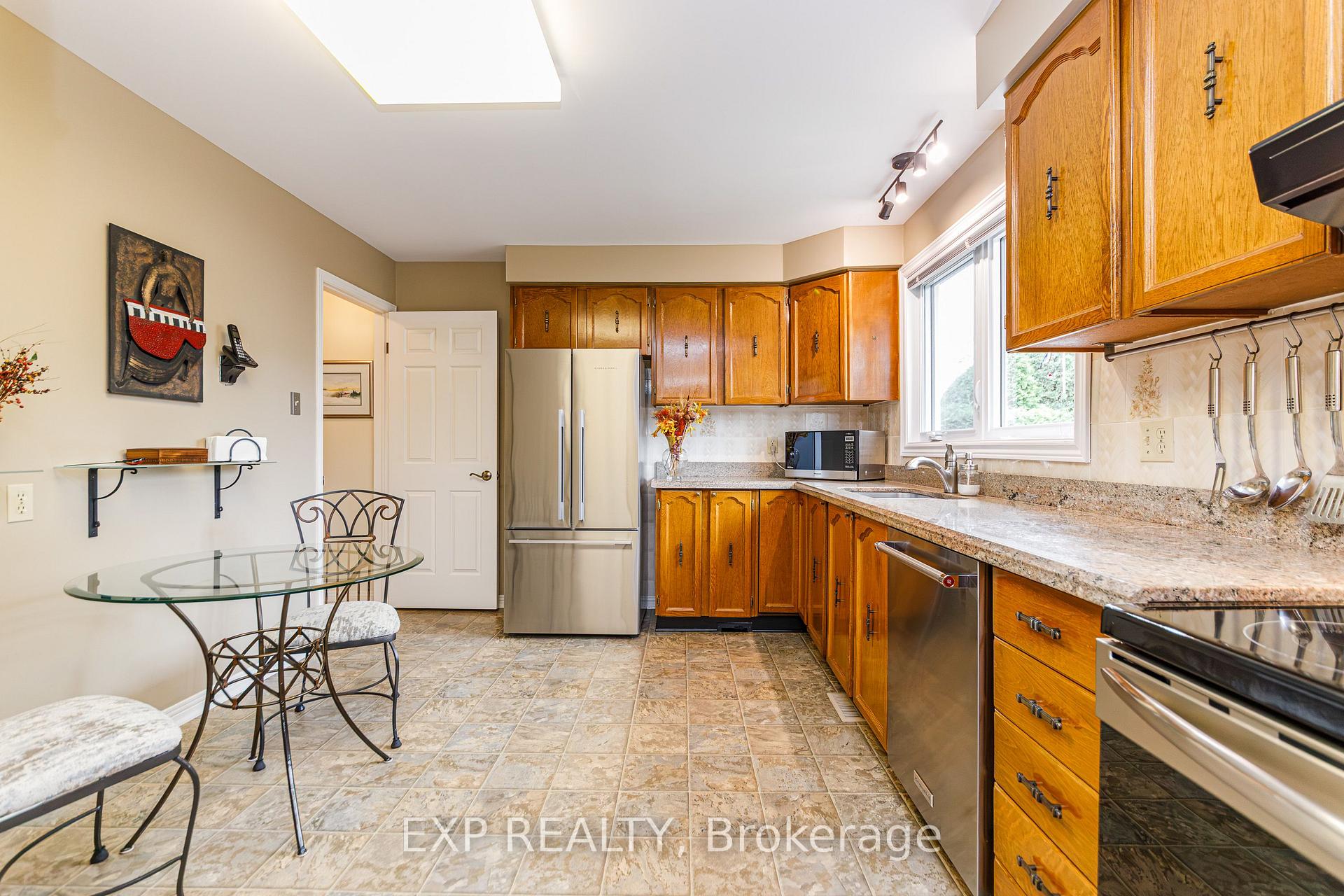 Photo 13 of 1166 Bordeau Grove, Ottawa, Convent Glen — HOMEH