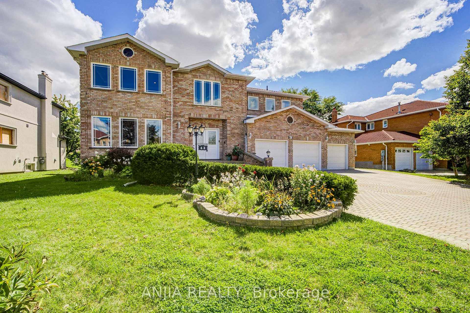 Photo 2 of 63 Beckenridge Drive, Markham, Milliken Mills East — HOMEH