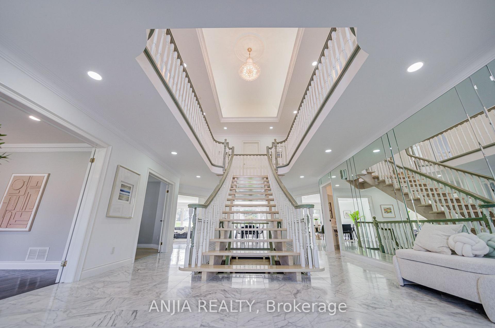 Photo 3 of 63 Beckenridge Drive, Markham, Milliken Mills East — HOMEH