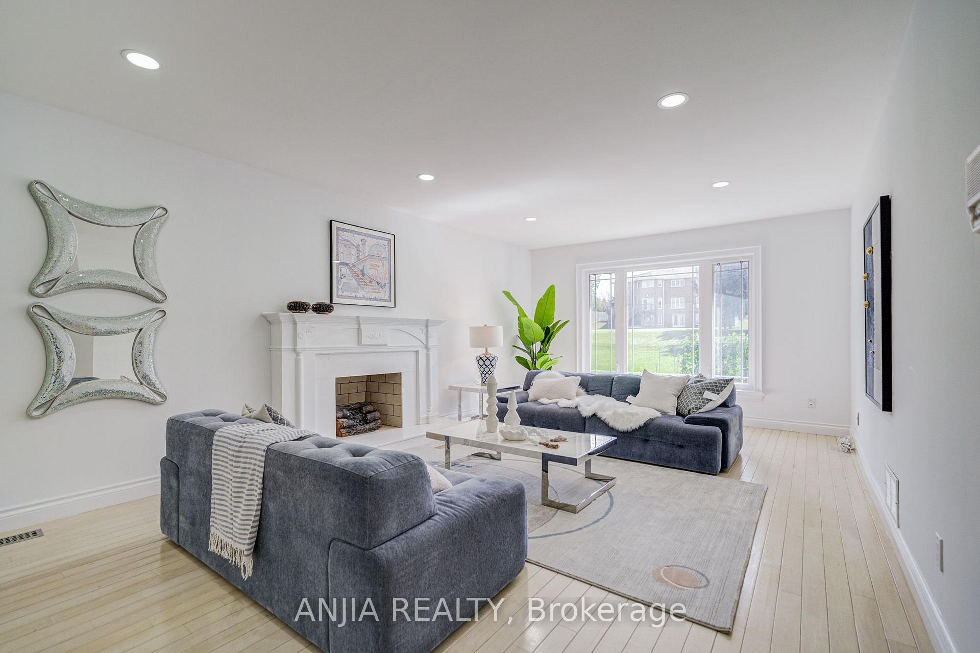 Photo 8 of 63 Beckenridge Drive, Markham, Milliken Mills East — HOMEH