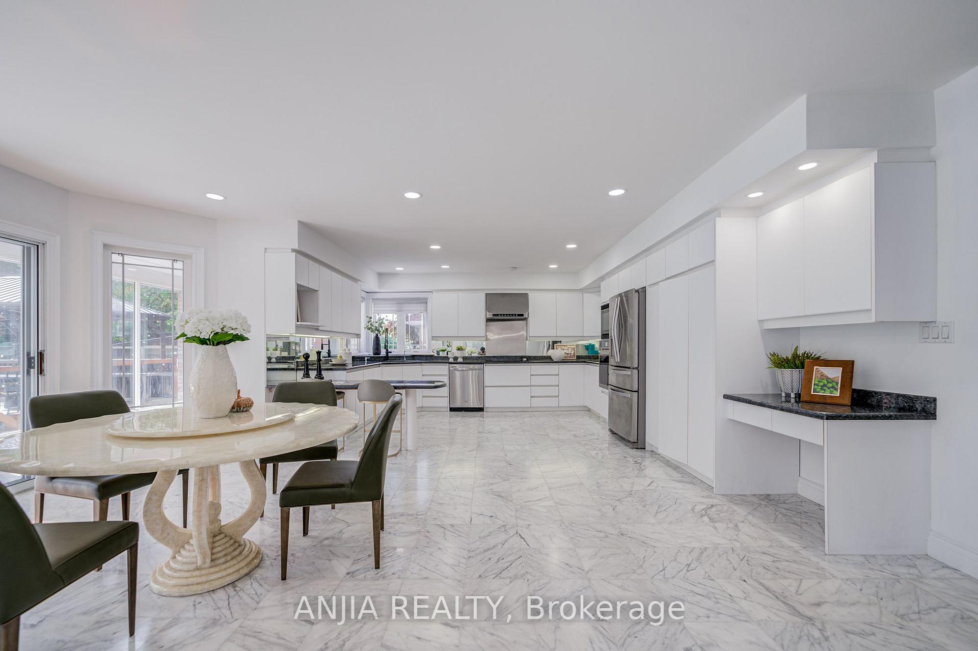 Photo 12 of 63 Beckenridge Drive, Markham, Milliken Mills East — HOMEH