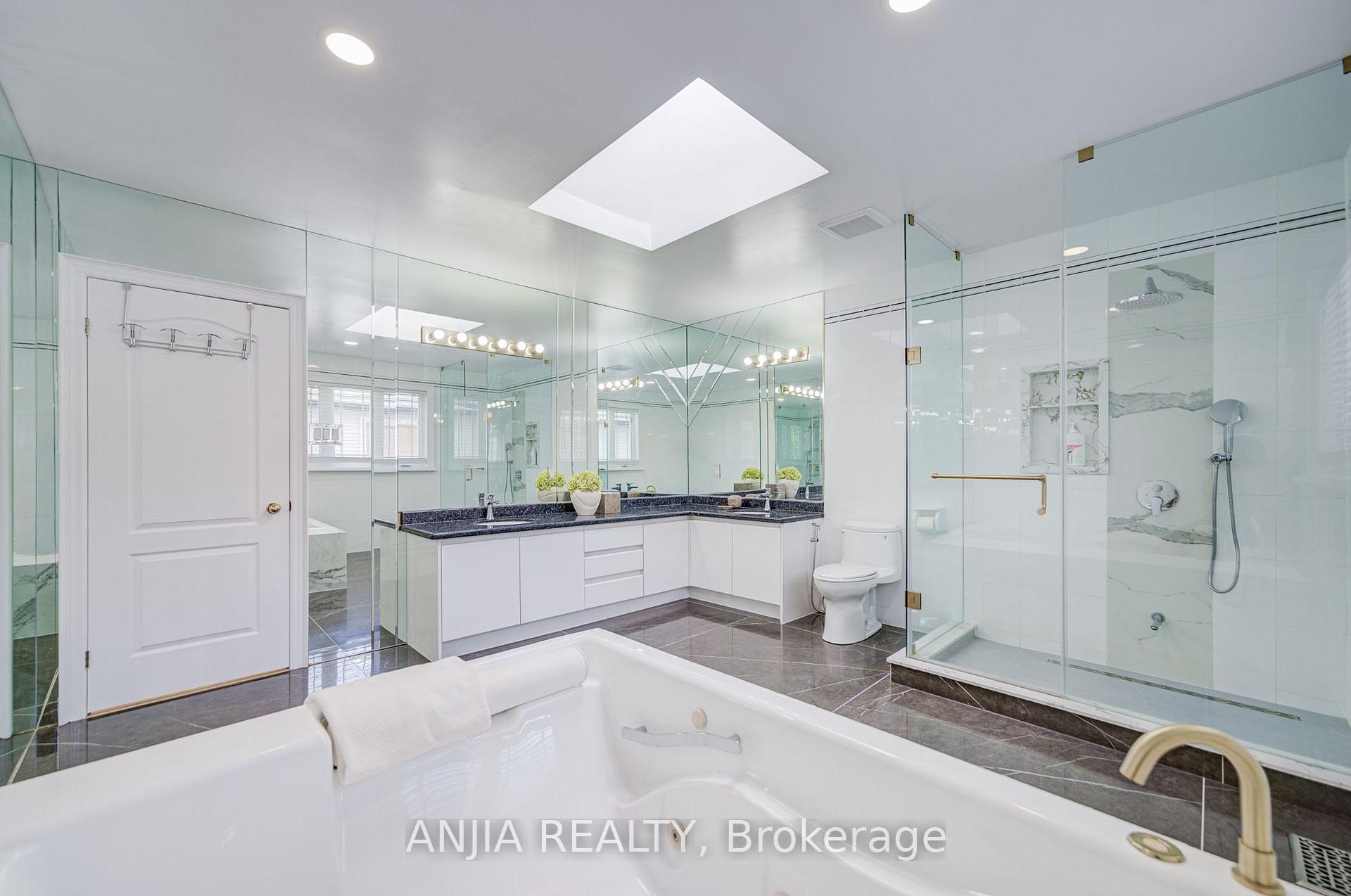 Photo 25 of 63 Beckenridge Drive, Markham, Milliken Mills East — HOMEH