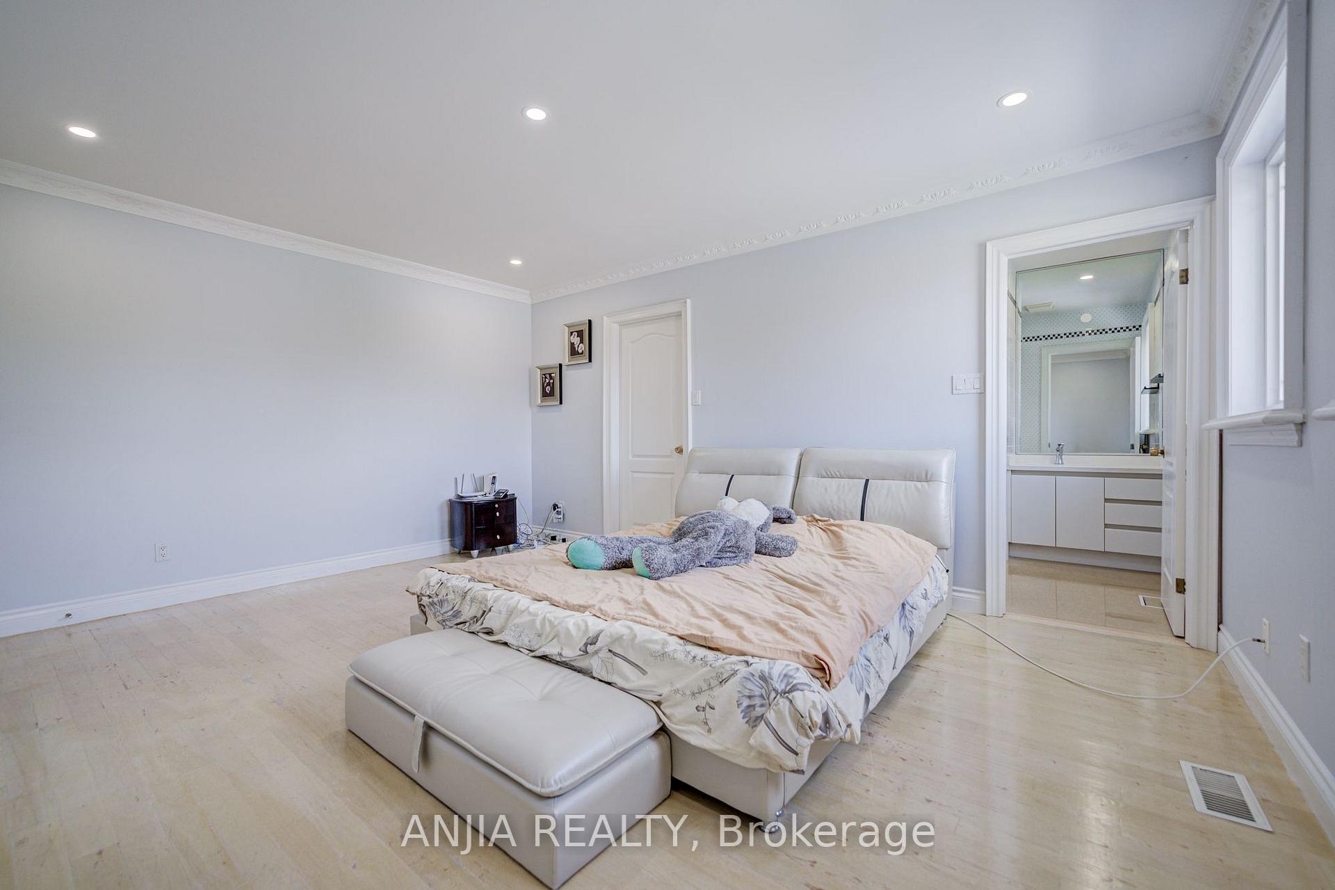 Photo 37 of 63 Beckenridge Drive, Markham, Milliken Mills East — HOMEH
