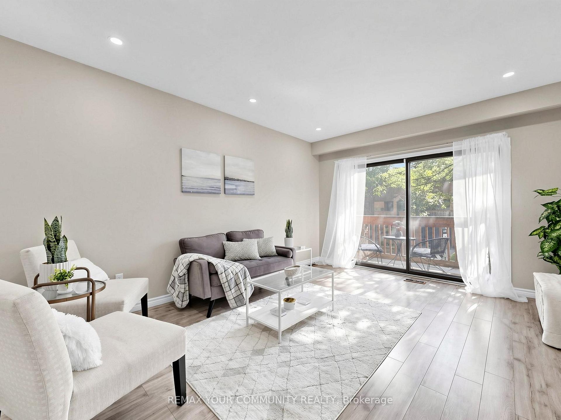 Photo 9 of Unit 16, 72 Ashglen Way, Markham, Unionville — HOMEH