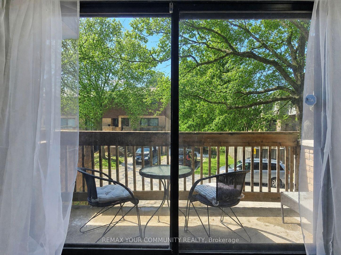 Photo 10 of Unit 16, 72 Ashglen Way, Markham, Unionville — HOMEH
