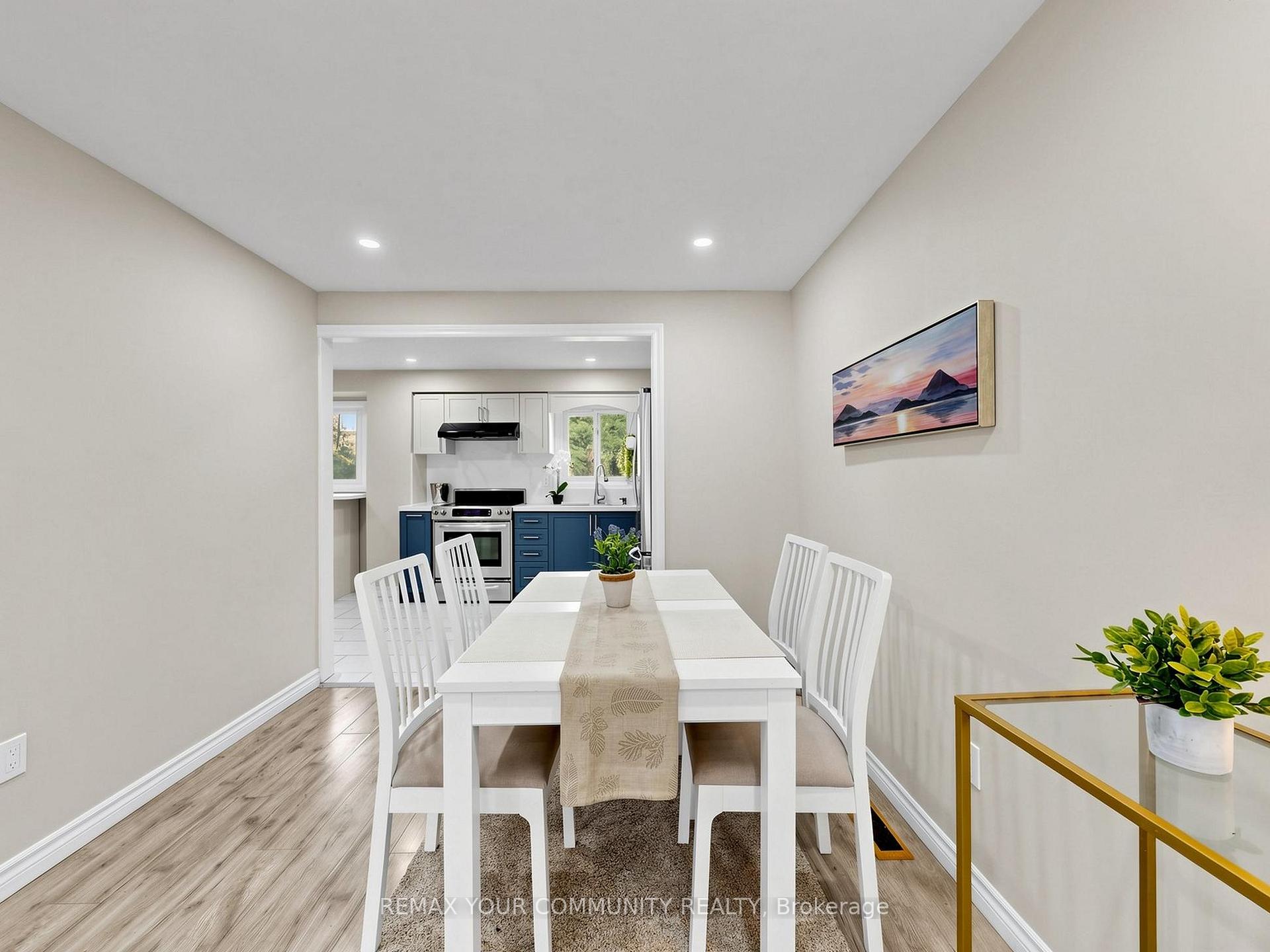 Photo 13 of Unit 16, 72 Ashglen Way, Markham, Unionville — HOMEH