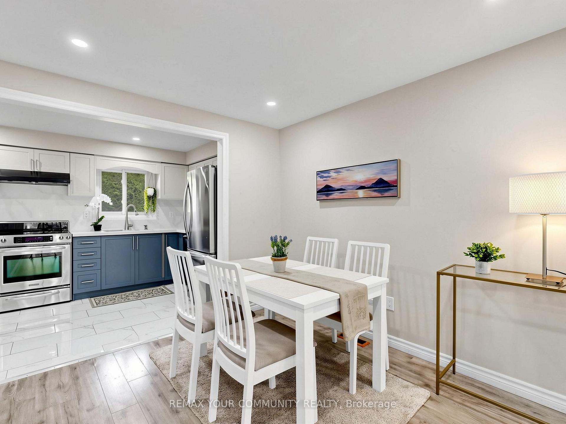 Photo 14 of Unit 16, 72 Ashglen Way, Markham, Unionville — HOMEH