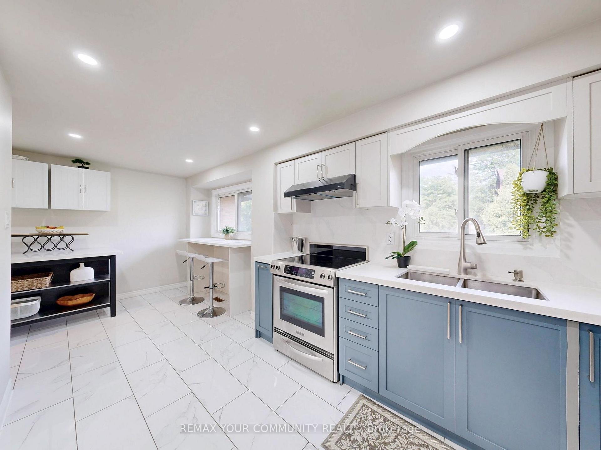 Photo 16 of Unit 16, 72 Ashglen Way, Markham, Unionville — HOMEH