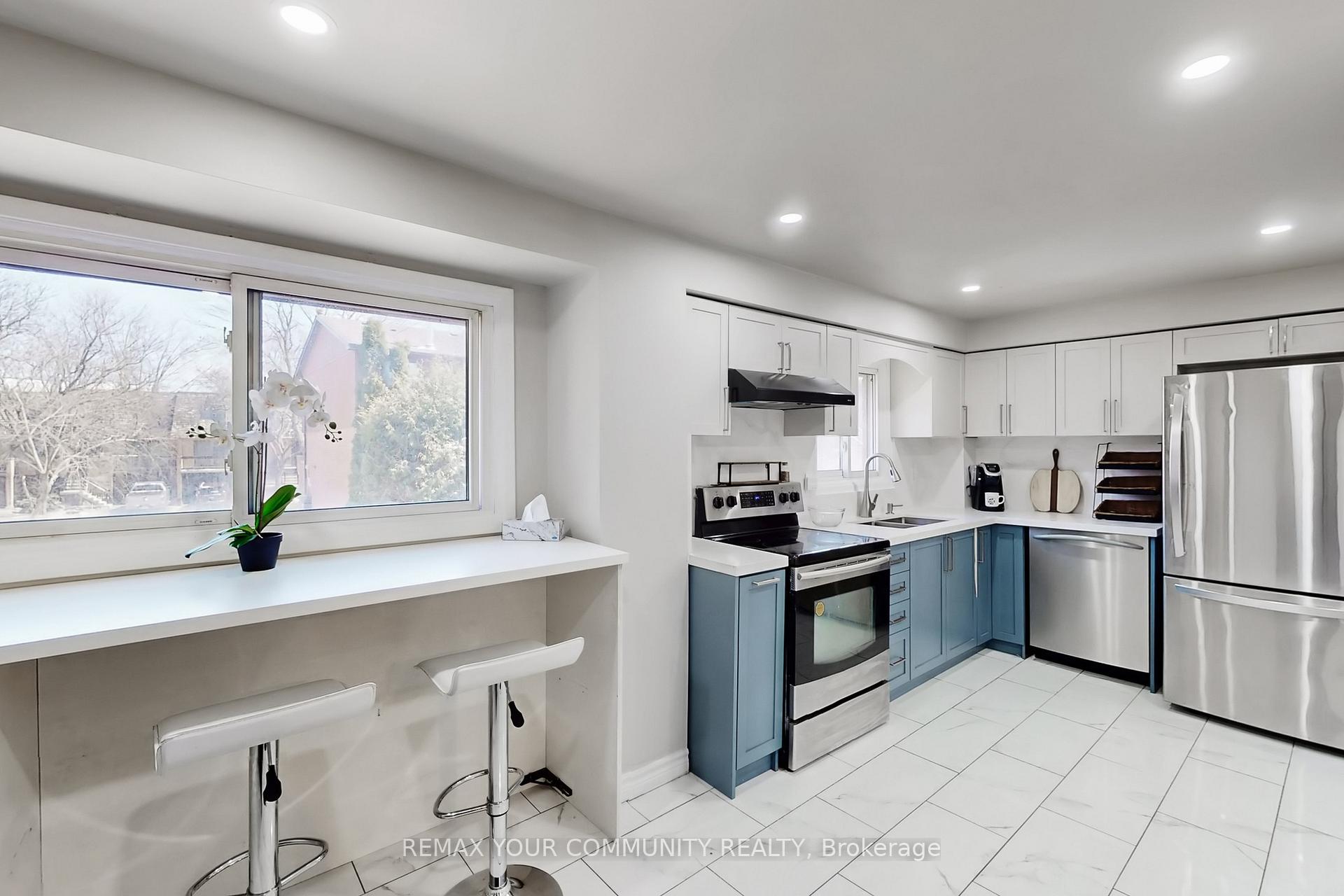 Photo 17 of Unit 16, 72 Ashglen Way, Markham, Unionville — HOMEH