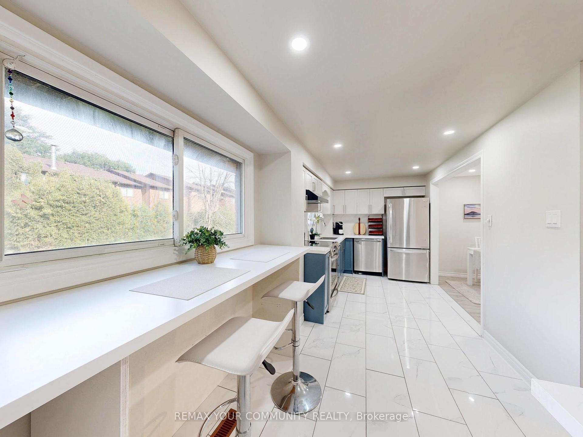Photo 21 of Unit 16, 72 Ashglen Way, Markham, Unionville — HOMEH