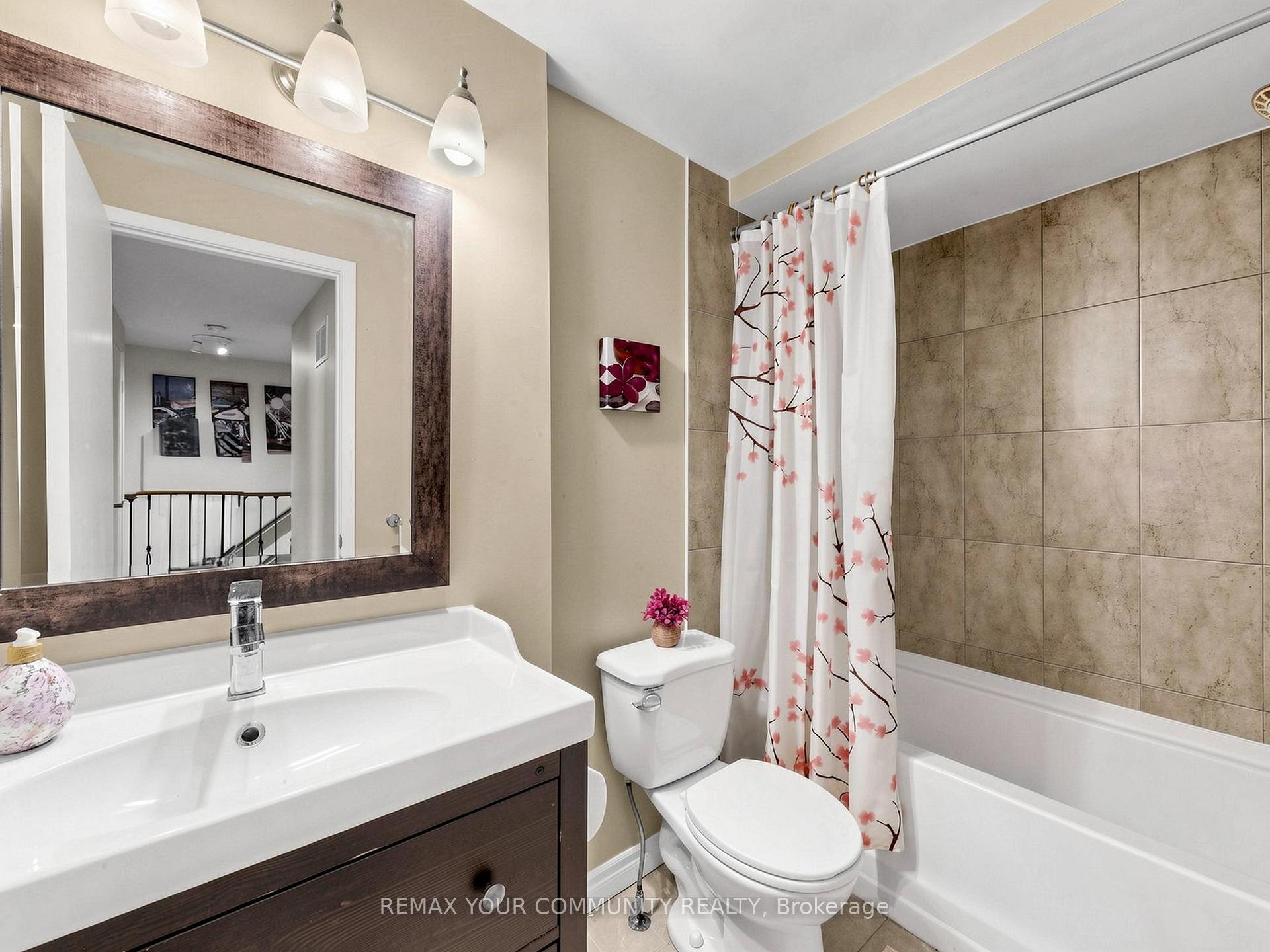Photo 35 of Unit 16, 72 Ashglen Way, Markham, Unionville — HOMEH
