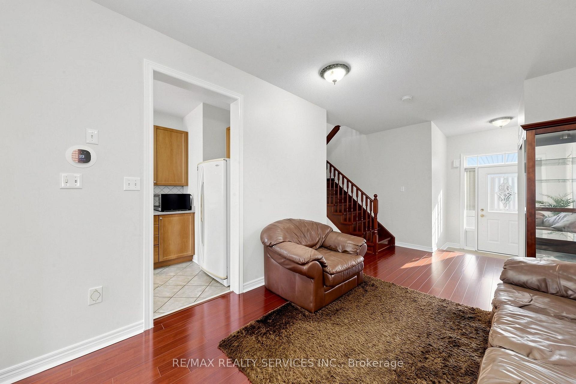 Photo 6 of 50 Rocky Point Crescent, Brampton, Madoc — HOMEH
