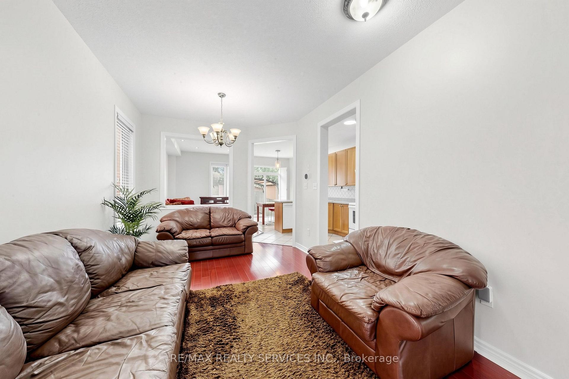 Photo 7 of 50 Rocky Point Crescent, Brampton, Madoc — HOMEH