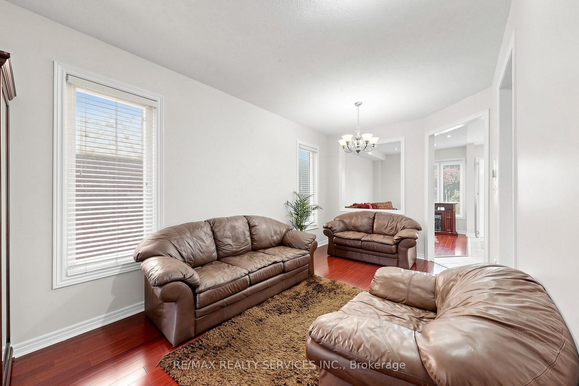 Photo 8 of 50 Rocky Point Crescent, Brampton, Madoc — HOMEH