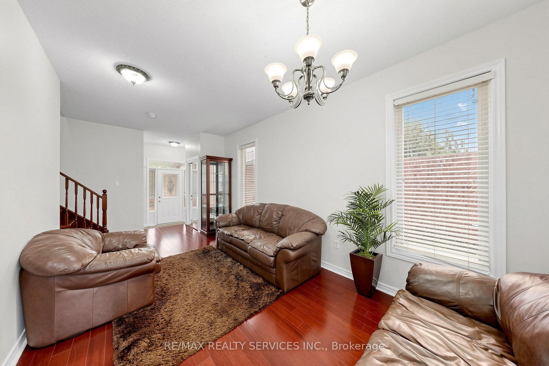 Photo 9 of 50 Rocky Point Crescent, Brampton, Madoc — HOMEH